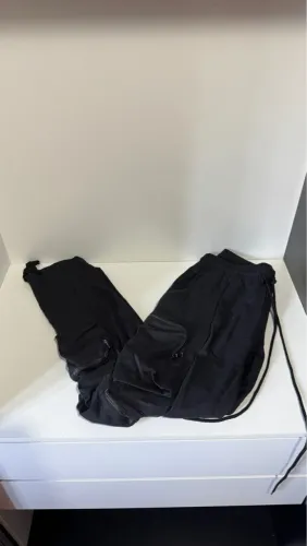 Calça Cargo Preta EPTM