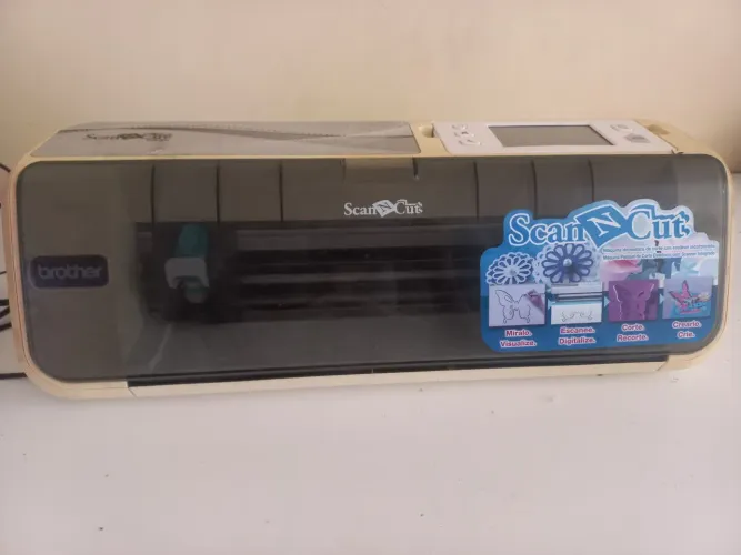 Impressora Brother ScanNCut CM300