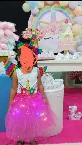 Fantasia Unicórnio com Asas com saia que pisca  