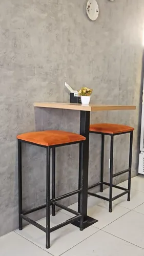 Conjunto mesa e banqueta alta