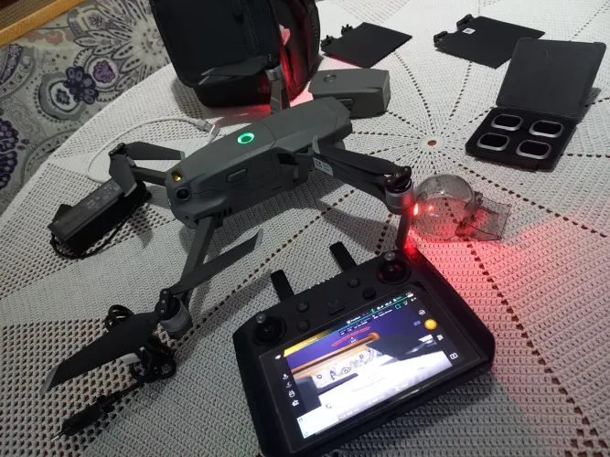Drone Mavic 2 para uso profissional com rádio smartcontroler c/saída hdmi para reportagens