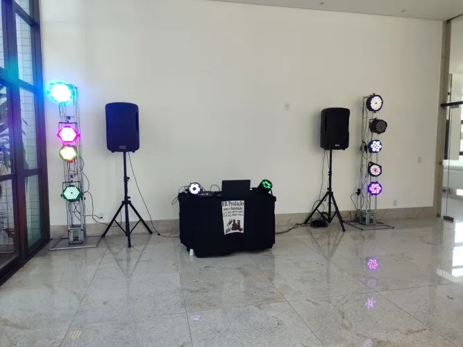 ALUGO SOM E ILUMINAÇÃO COM TRELICA