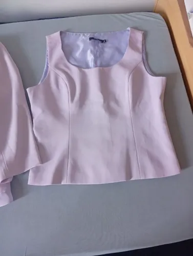 Conjunto blazer com regata lilás estilo fino
