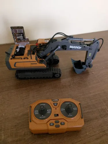 Vendo trator controle remoto