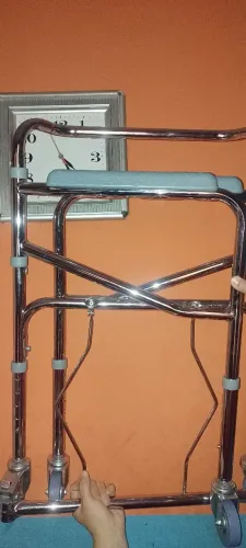 CADEIRA DE RODA NOVA 300,00