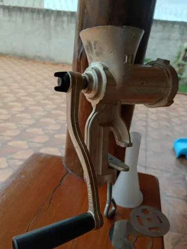 Moedor de carne para fazer linguiça artesanal