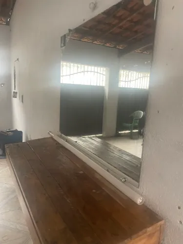 Bancada e espelho para barbearia