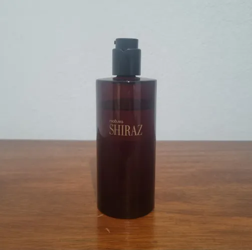 Natura Perfume desodorante colonia Shiraz versão com borrifador com trava