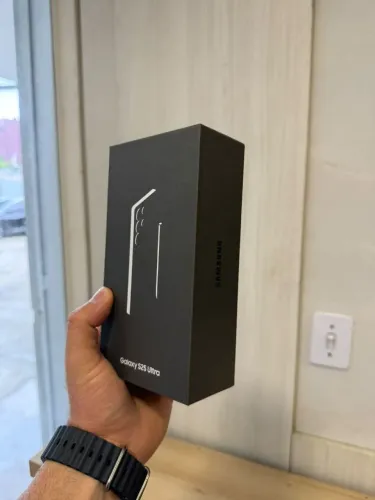 Smartphone Samsung Galaxy S25 Ultra 5G 256GB Titânio Preto 12GB novo<br>