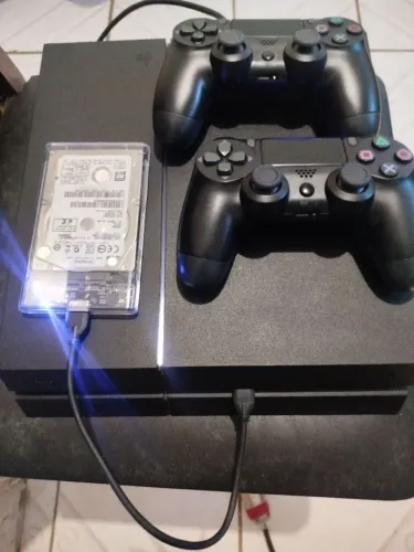 PS4 FAT 1TB,2 CONTROLES + HD EXT HITACHI 500GB