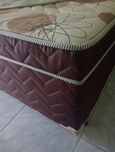 Cama casal simples