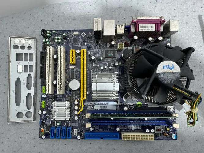 Kit Placa Mae Foxconn VS 45CMX Core 2 Duo E7500 2GB DDR2