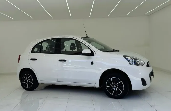 Nissan March S 1.6 16V Flexstart 5P 2015