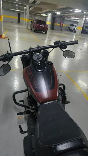 Harley davidson fat bob vermelho telha