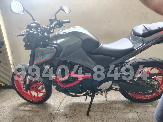MOTO YAMAHA MT03