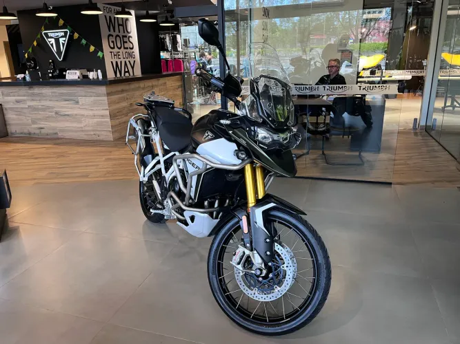 TIGER 900 RALLY PRO 25/25 SEMINOVA 8.900KM