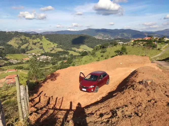 Terreno 4.200m² com Vista Incrível - Ideal para Chácara - Extrema MG