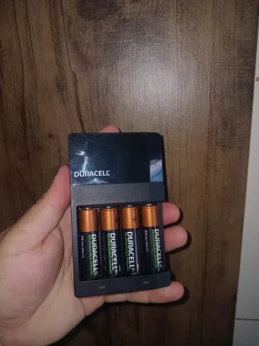 Carregador de pilhas + pilhas Duracell Originais