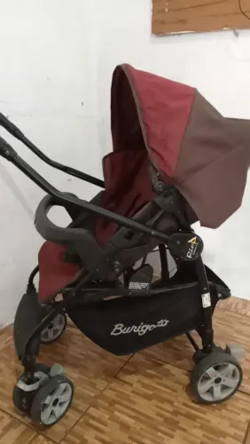 Vendo um Carrinho de bebe usado mas em boas condições valor negociável