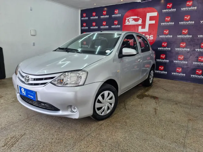 Toyota Etios X 1.3 Flex 16V 5P Mec. 2015