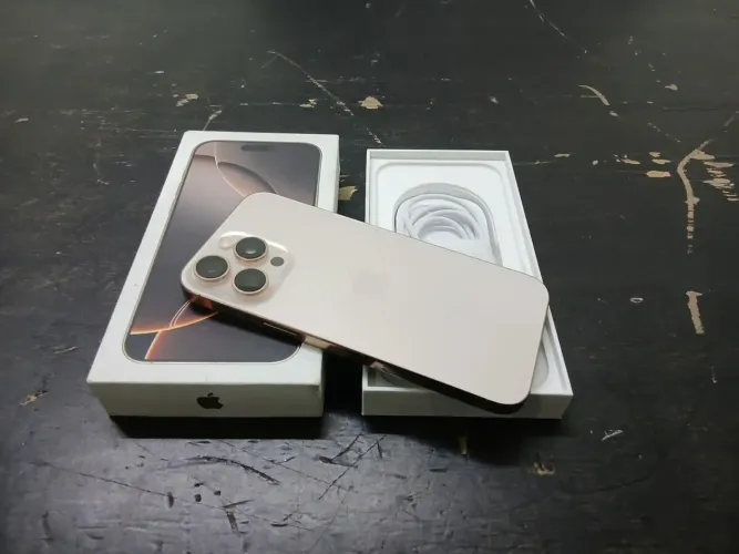iPhone 16 pro Max 256 e 15 128 na caixa só para pecas adquirido em leilão
