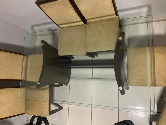 Mesa de jantar com 6 cadeiras