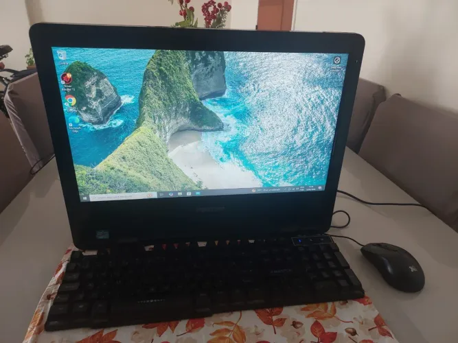 Computador All in One Positivo - Intel Core i5 | 8GB RAM | HD 500GB