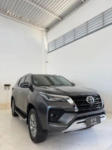 Toyota Hilux SW4 SRX 4X4 2.8 TDI 16V Dies. Aut. 2023