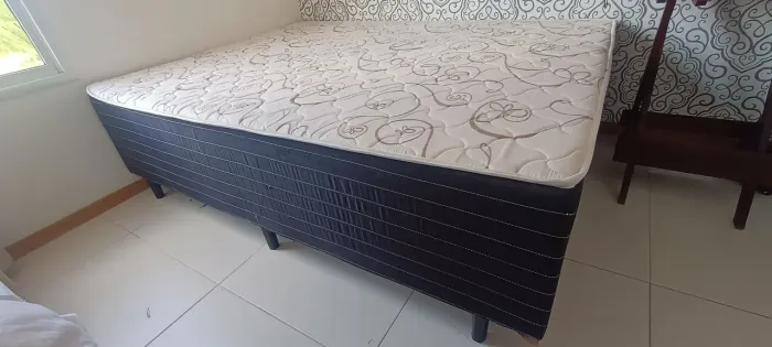 Duas Camas box, uma casal e uma solteiro 