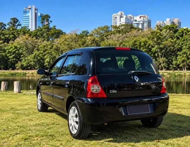 Renault Clio Campus Hi-flex 1.0 16V 5P 2010