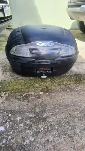 BAGAGEIRO GIVI 60 LITROS EXCELENTE ESTADO DE CONSERVAÇÃO, POUCO USADO. PRA VENDER LOGO
