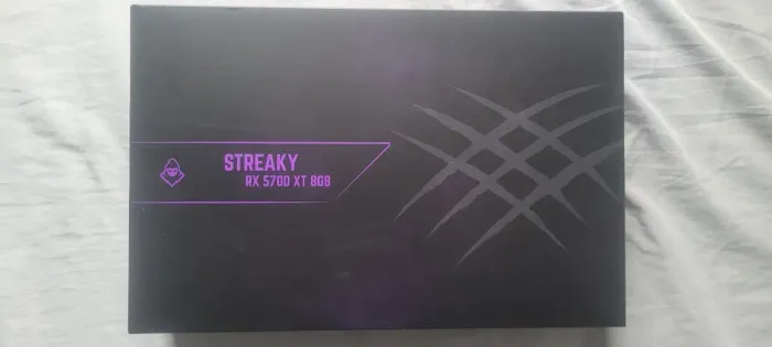 RX 5700 XT Streaky - 1 Mês de uso