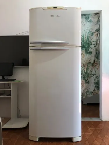 GELADEIRA ELECTROLUX PREMIUM ÚNICO DONO