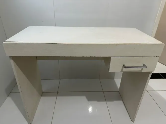Escrivaninha Branca