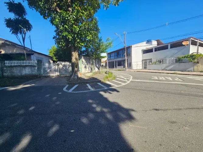 Terreno 277m² com Casa à Venda em Laranjeiras  | Próximo à Avenida Central | Oportunidade 