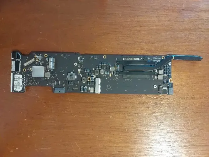 Placa Mãe Macbook Air 13 2017 - A1466 - Mlb 1.8ghz 8g (Usado)