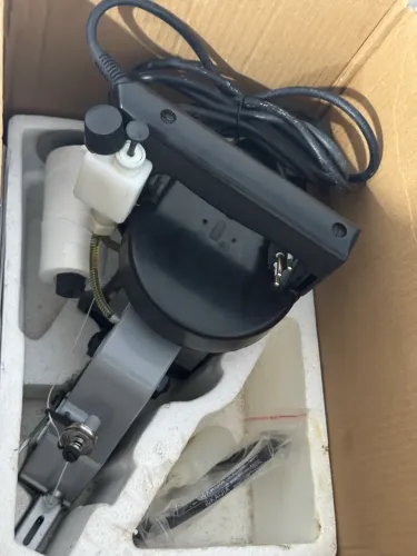 Vende-se máquina de costurar sacaria