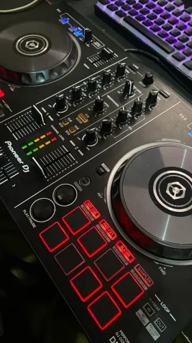 Controladora DDJ-RB com Hard Case Maleta Pionerr