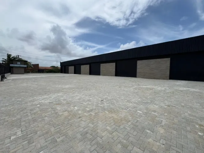 GALPÃO COMERCIAL 400m² ideal para depósito, logística, indústria leve, oficina ou comérci