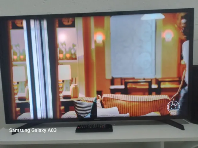 Vendo TV Sansung 40 polegadas 150.00 reais .