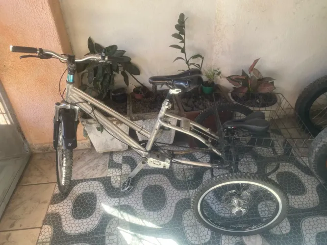TRICICLO DE ALUMÍNIO, ARO 24