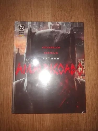 Batman Amaldiçoado Lacrado