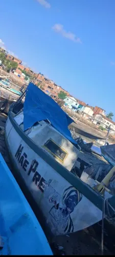 Vendo uma canoa 