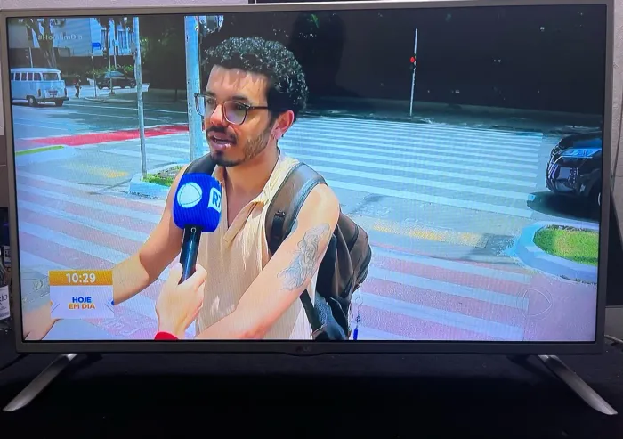 Vendo uma tv LG 40 polegadas não e smart 