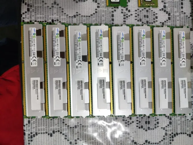 Memória RAM DDR3 32 GB Samsung ECC 10600R 