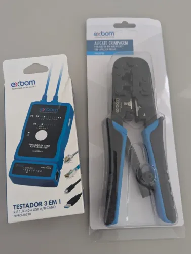 Alicate de Crimpagem e um testador de rede
