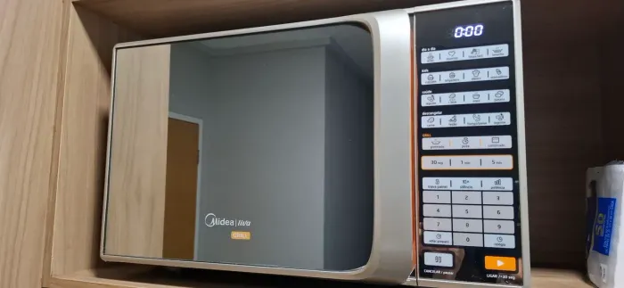 VENDE-SE MICRO-ONDAS MIDEA 30 LITROS COM GRILL