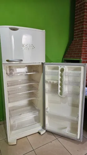 Geladeira Eletrolux 468 litros