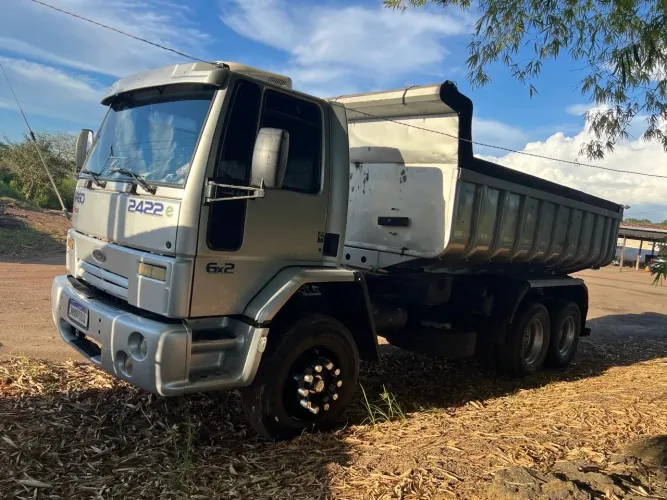 Caminhão Ford 2422e Caçamba 