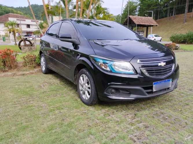 Chevrolet Onix Hatch LT 1.4 8V Flex Power Mec. 4P 2014